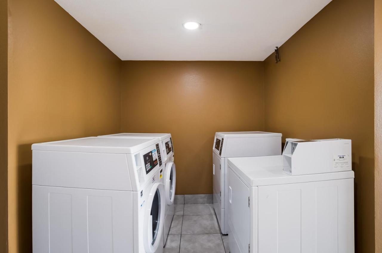 Econo Lodge Allentown Bagian luar foto