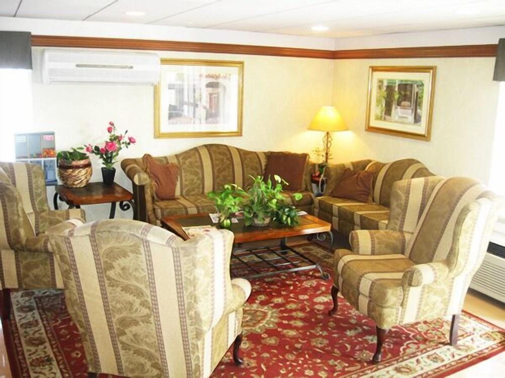 Econo Lodge Allentown Bagian luar foto