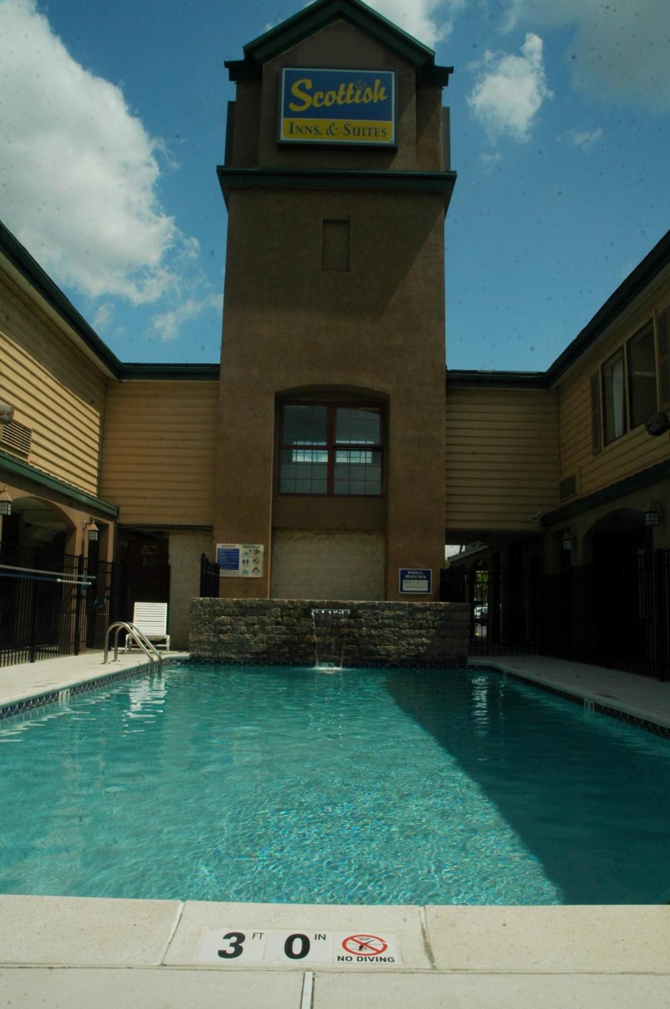 Econo Lodge Allentown Bagian luar foto