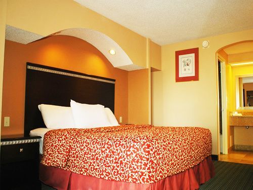 Econo Lodge Allentown Bagian luar foto