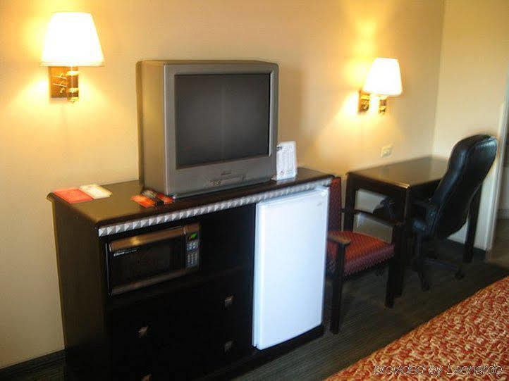 Econo Lodge Allentown Bagian luar foto