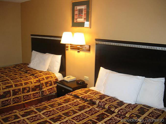 Econo Lodge Allentown Bagian luar foto